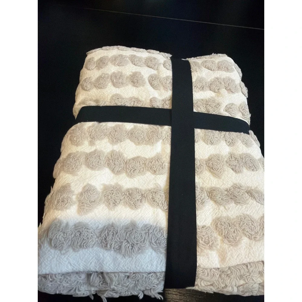 West Elm Candlewick King Sham Pearl Gray White Tufted Cotton Textured 9732268